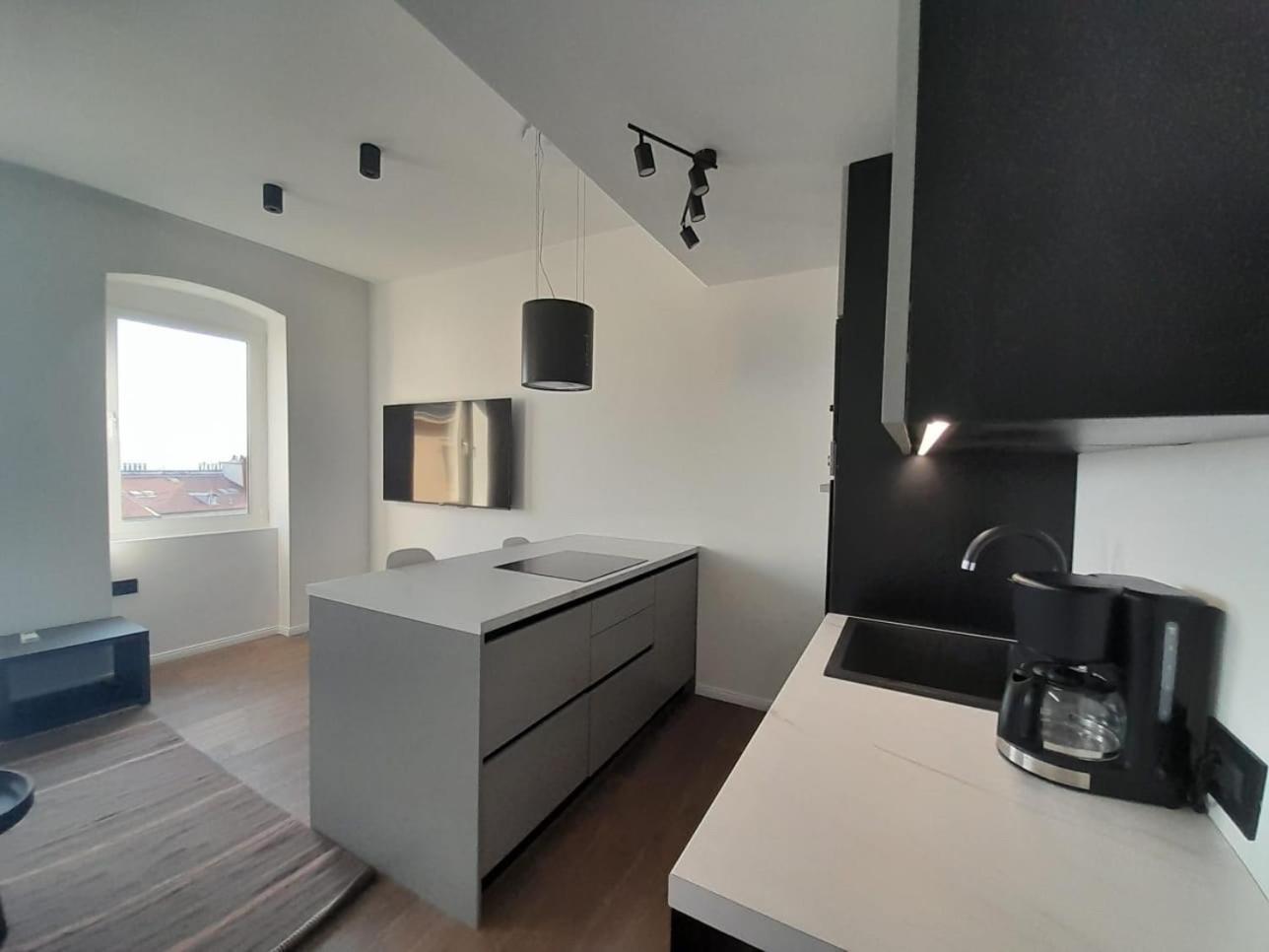 Ferienwohnung Jadabell 1 & 2 With Sea View Rijeka Exterior foto
